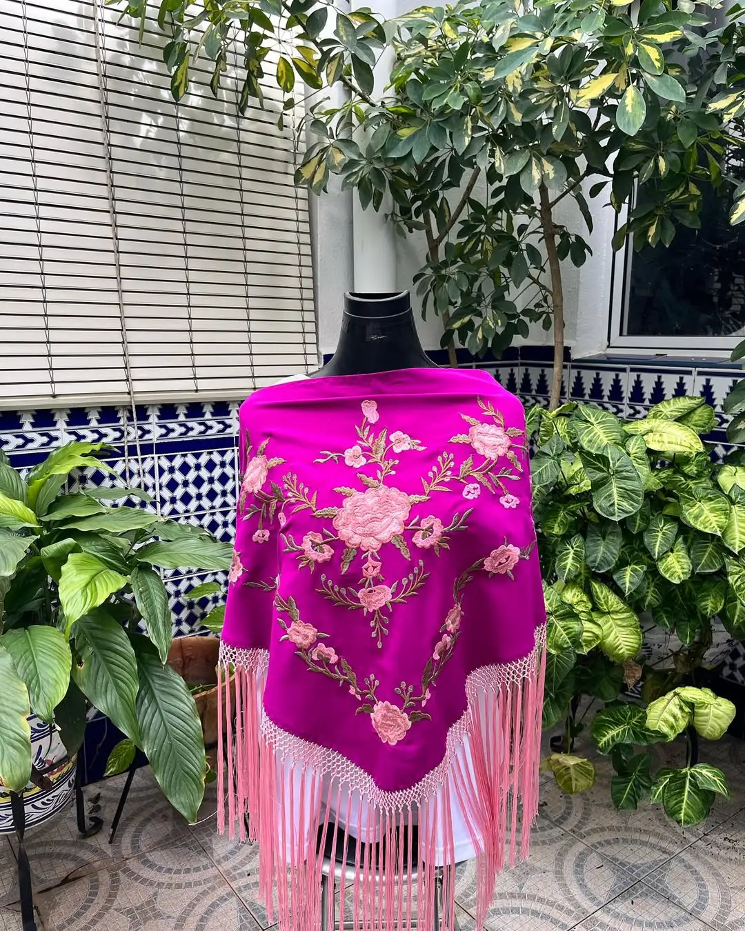 Mantón Floral Cantillana bordado a mano