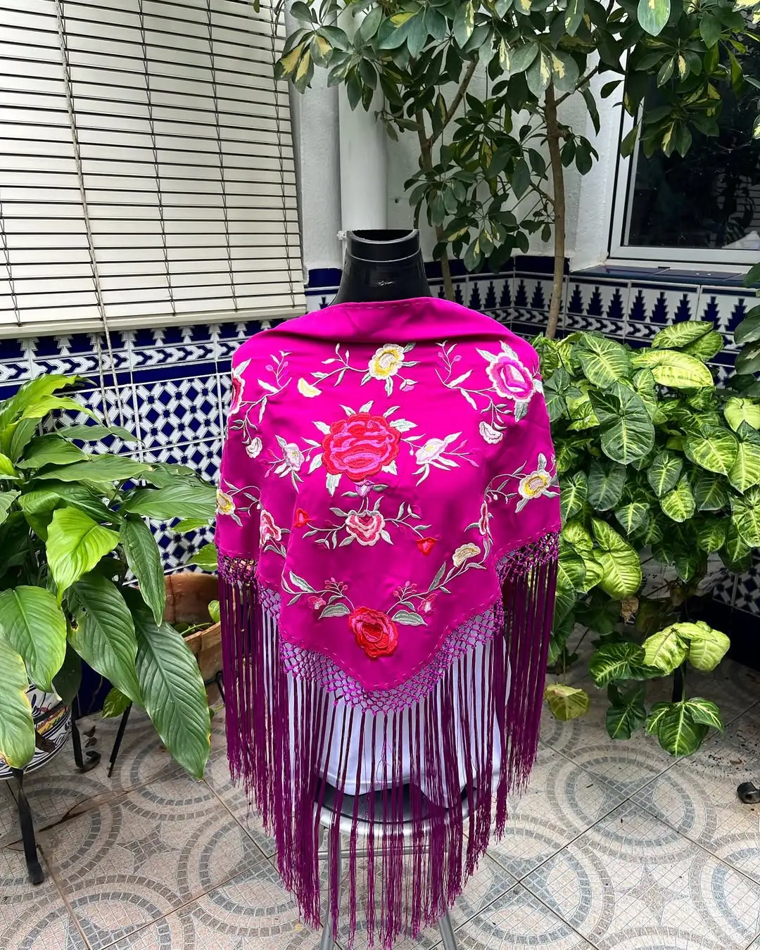 Mantón Floral Cantillana bordado a mano