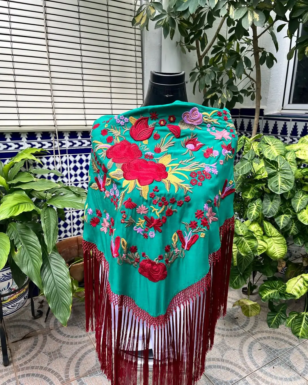 Mantón Moderno Azahar bordado a mano